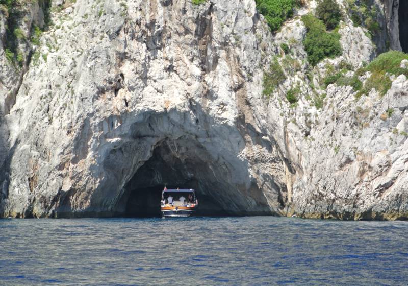 Capri cave